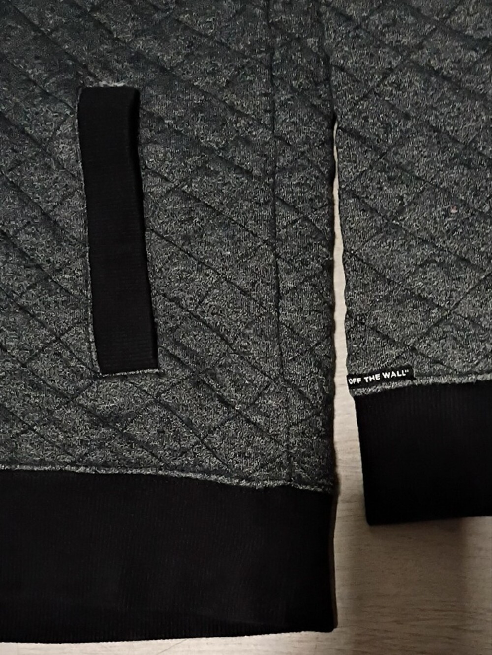 Vans Quilted Hooded Jacket in Dark Gray - Picture 3 of 9